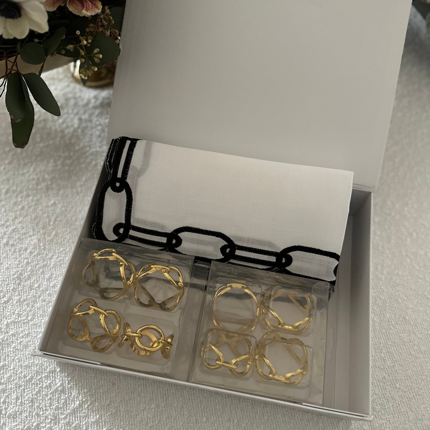 Chain napkin and ring set